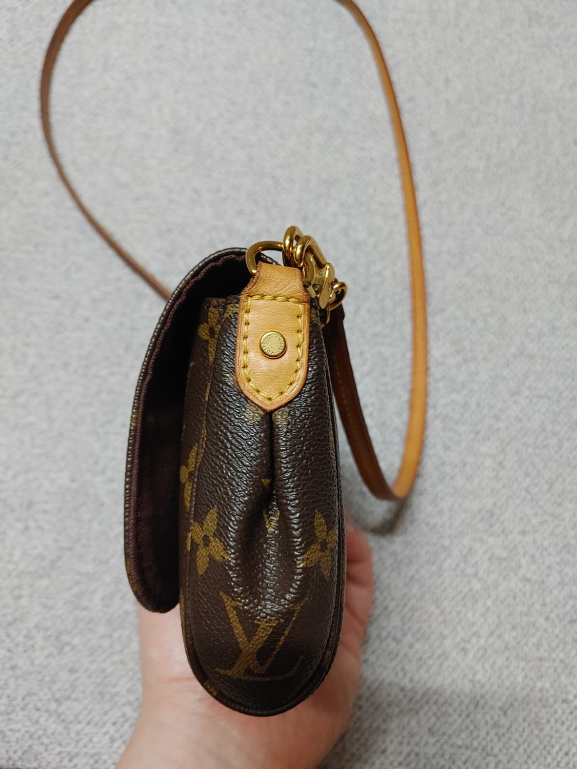 정품 루이비통 페이보릿 pm 크로스백 클러치백 상품이미지3