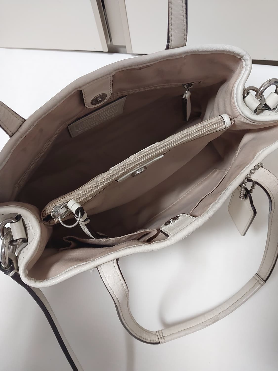 코치 빈티지 화이트 투웨이백 상품이미지7