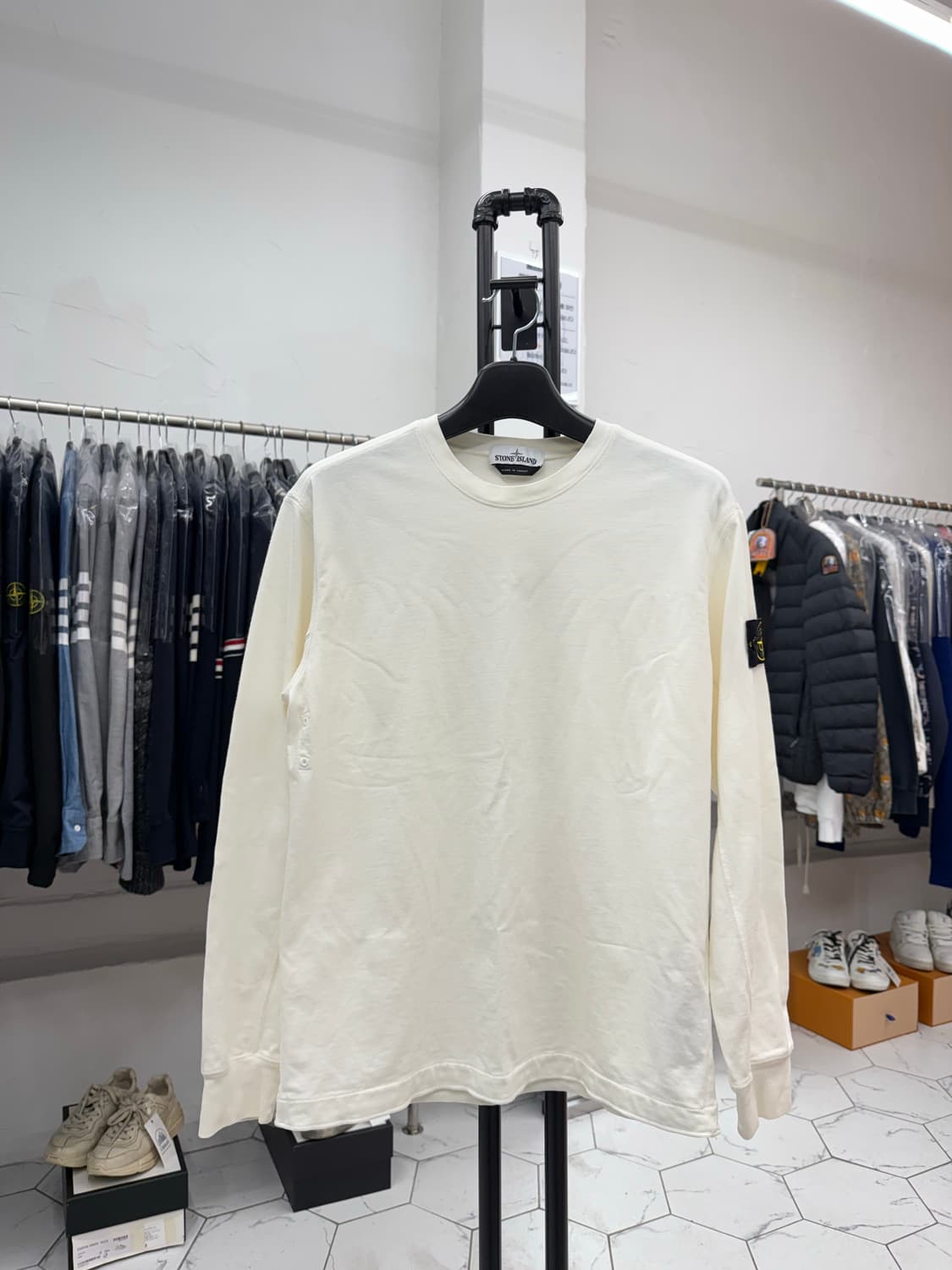 [L] 스톤아일랜드 와펜 롱슬리브 상품이미지1