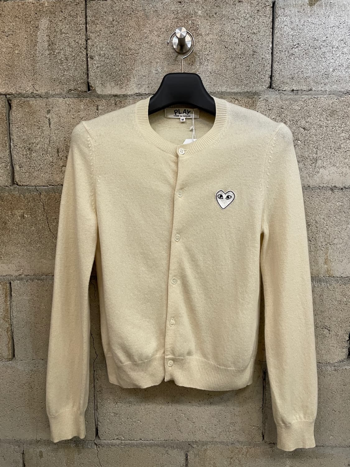 꼼데가르송 플레이 화이트 와펜 가디건  상품이미지1