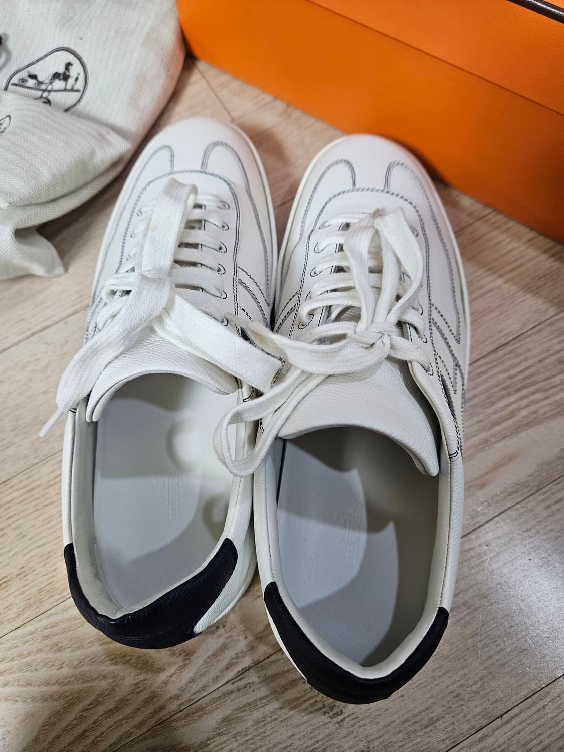 [42.5] 270-275 에르메스 부메랑 스니커즈 상품이미지7