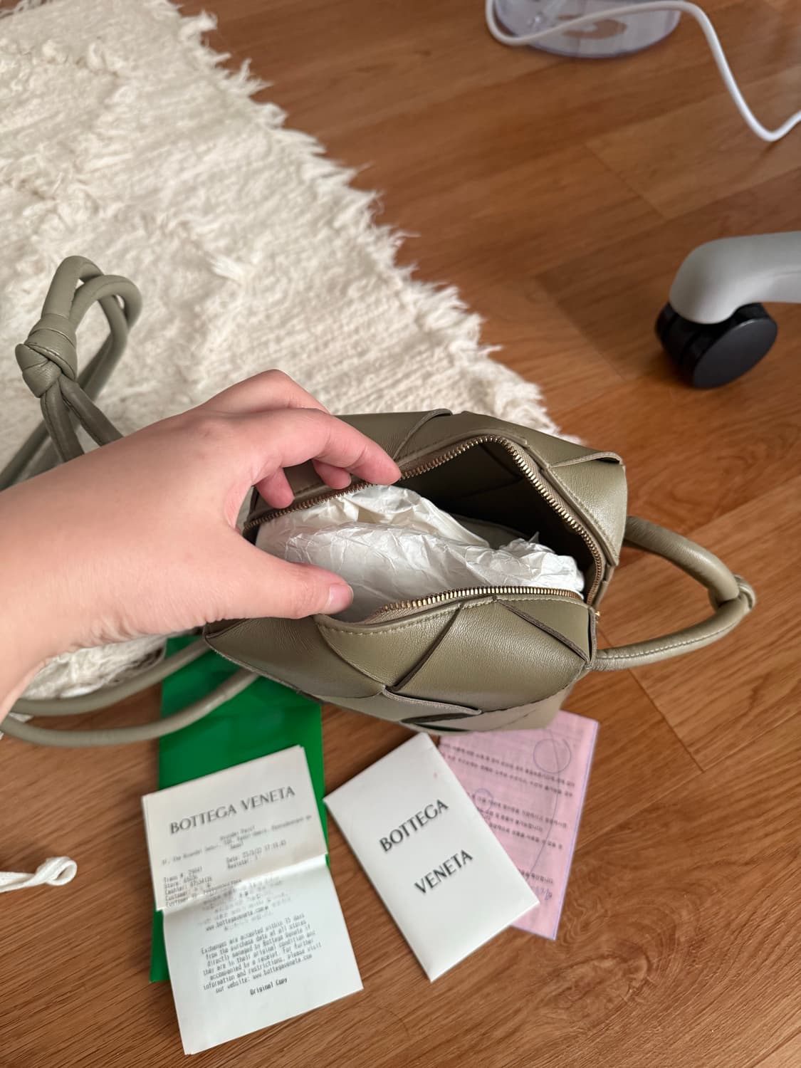 보테가 베네타 미니 카세트 카메라 가방 상품이미지5