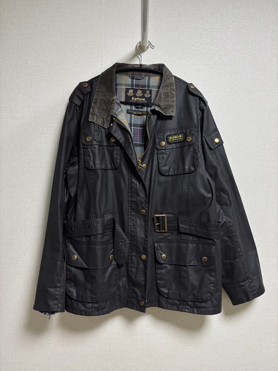 Barbour 바버 인터내셔널 오일드 왁스 자켓 블랙 상품이미지1