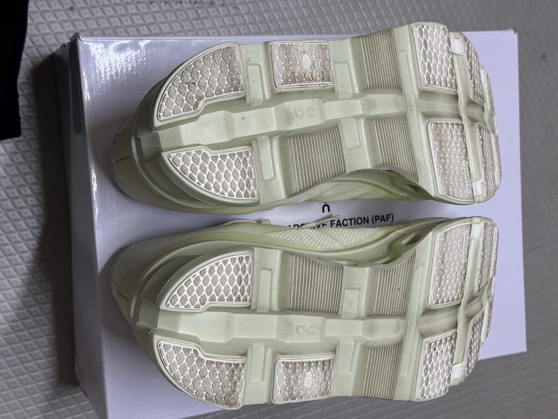 온러닝 파프2 시들링화이트 300 팝니다. 상품이미지6