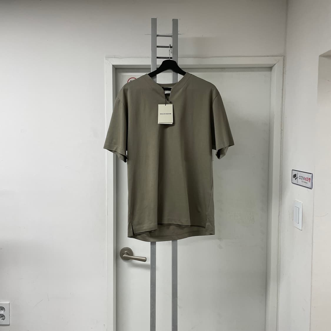 솔리드옴므 카키 반팔 티셔츠 새상품 105 상품이미지1