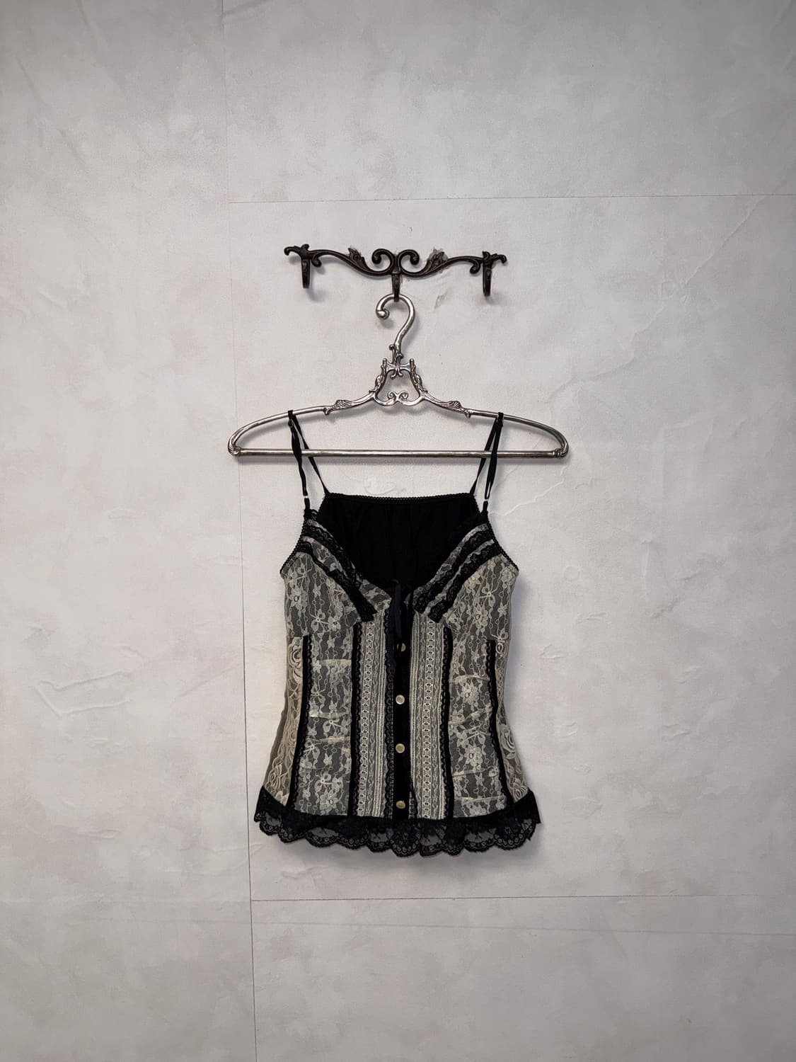 Black&white lace shirring button 슬리브리스 상품이미지1