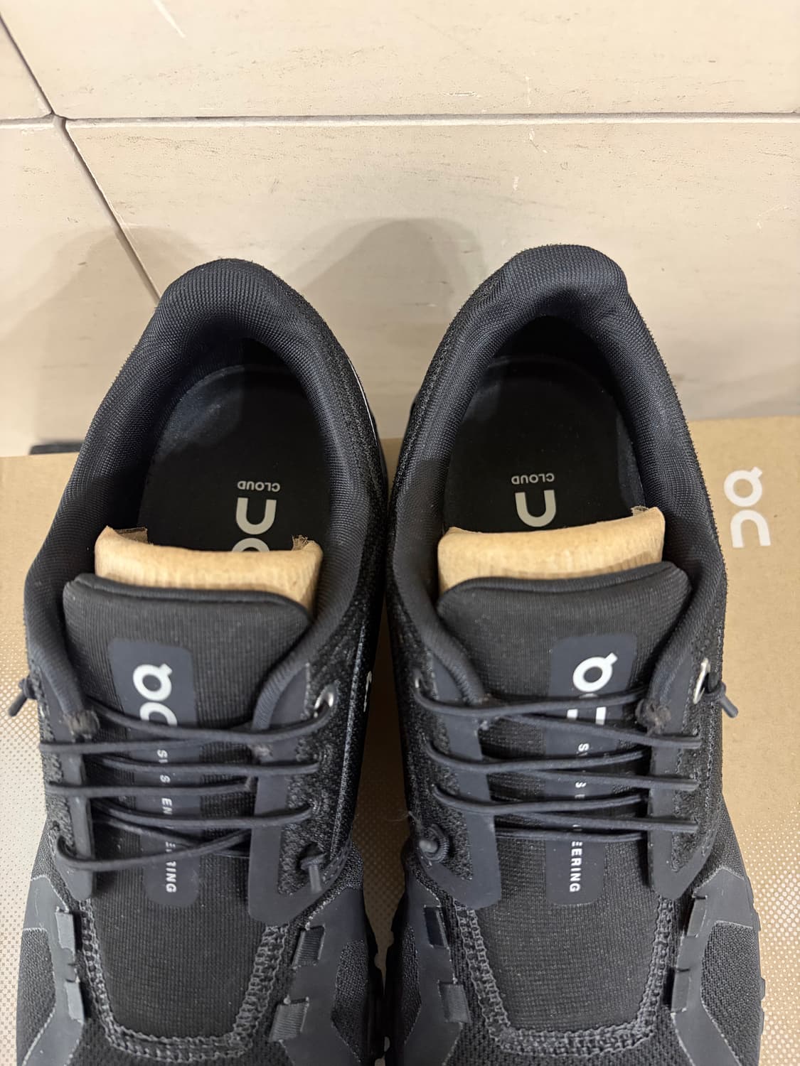 온러닝 클라우드 6 블랙 255 US 8.5 상품이미지7