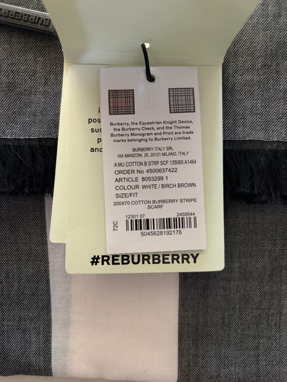 Burberry Scarf  'Love is eternal' 상품이미지7