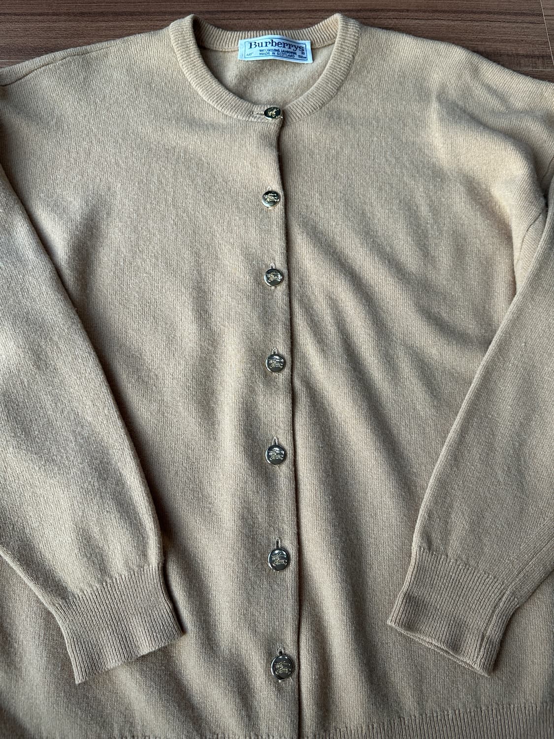 버버리 램스울 금장 가디건 베이지 40 상품이미지3