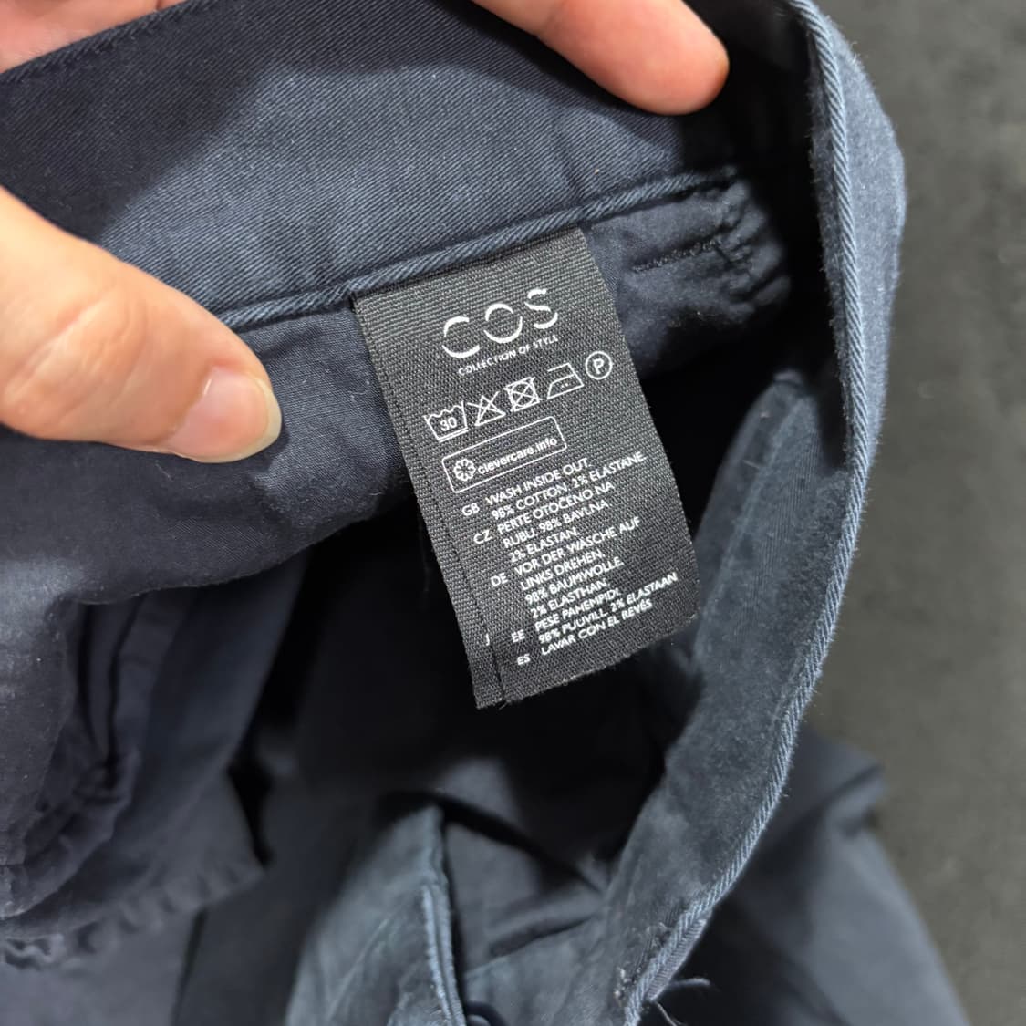 30 COS 코스 다크네이비 원턱 치노팬츠 상품이미지5