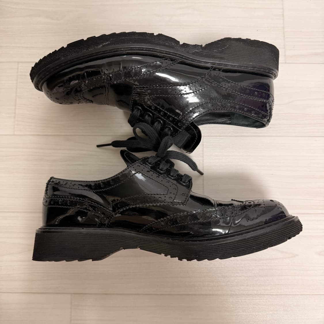 [36.5] 프라다 에나멜 로퍼 블랙 상품이미지4