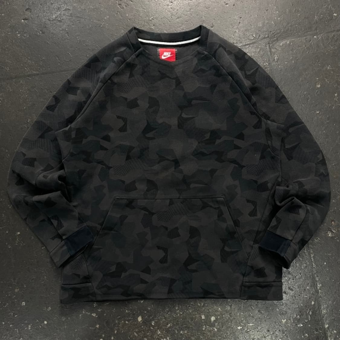 100 나이키 테크팩 카모 맨투맨  상품이미지1