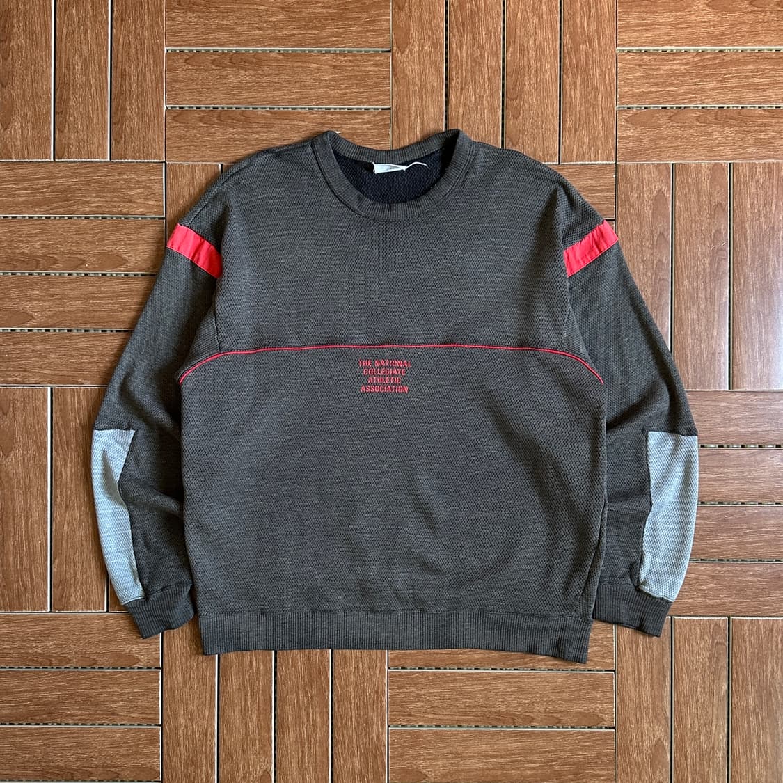 Ncaa by descente sweats knit top 상품이미지1