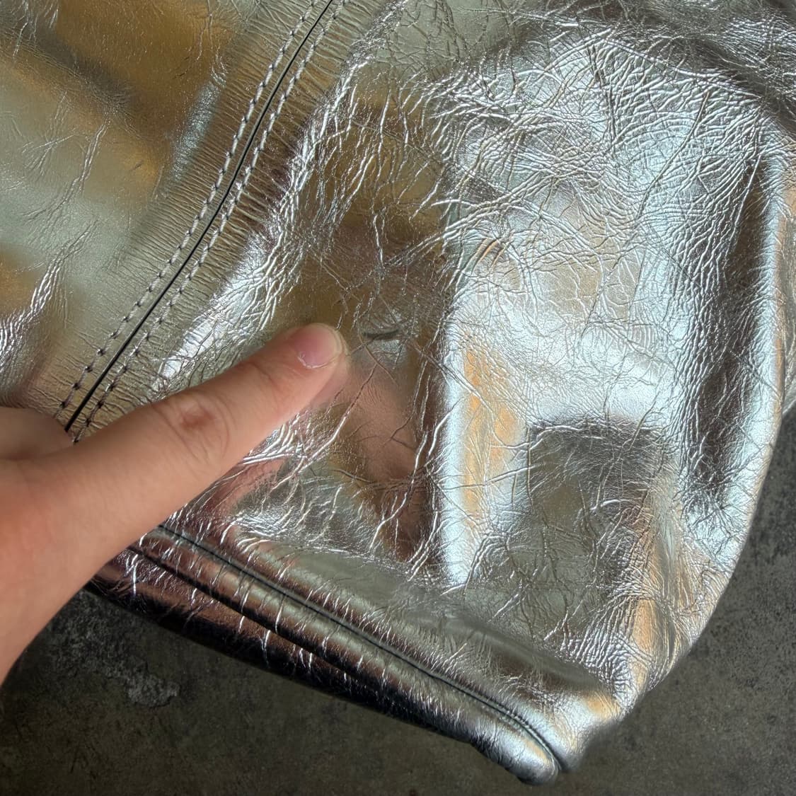 마크제이콥스 실버 링핸들 토트백 상품이미지7