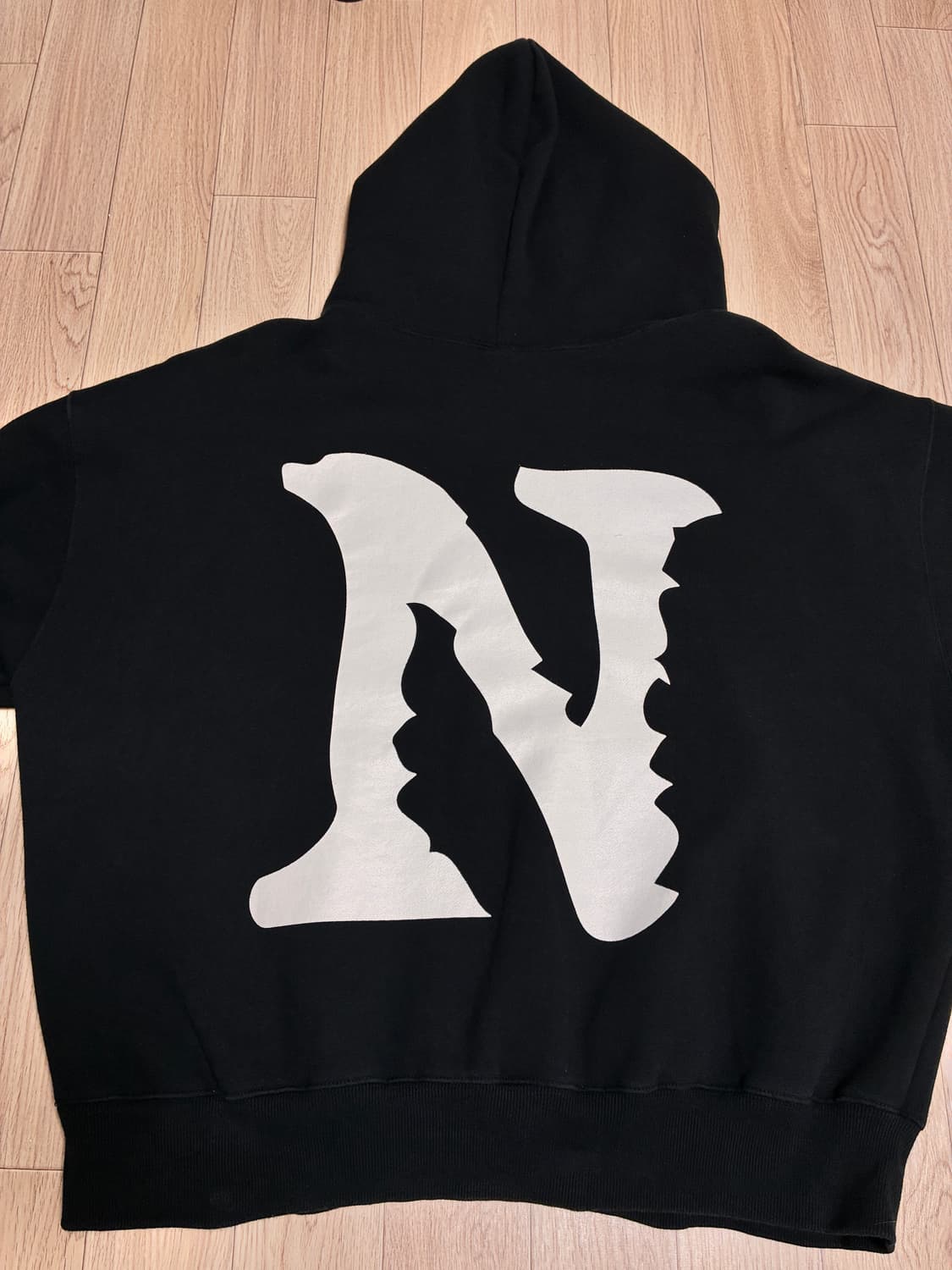 네더월드 블랙 후드티 상품이미지3