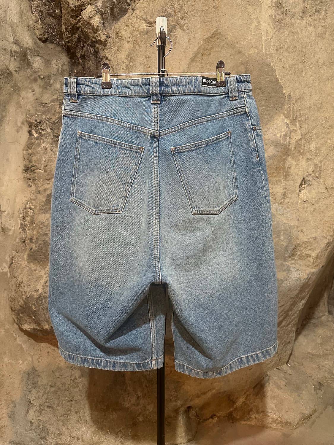 발렌시아가 스케이터 데님 버뮤다 팬츠 상품이미지2