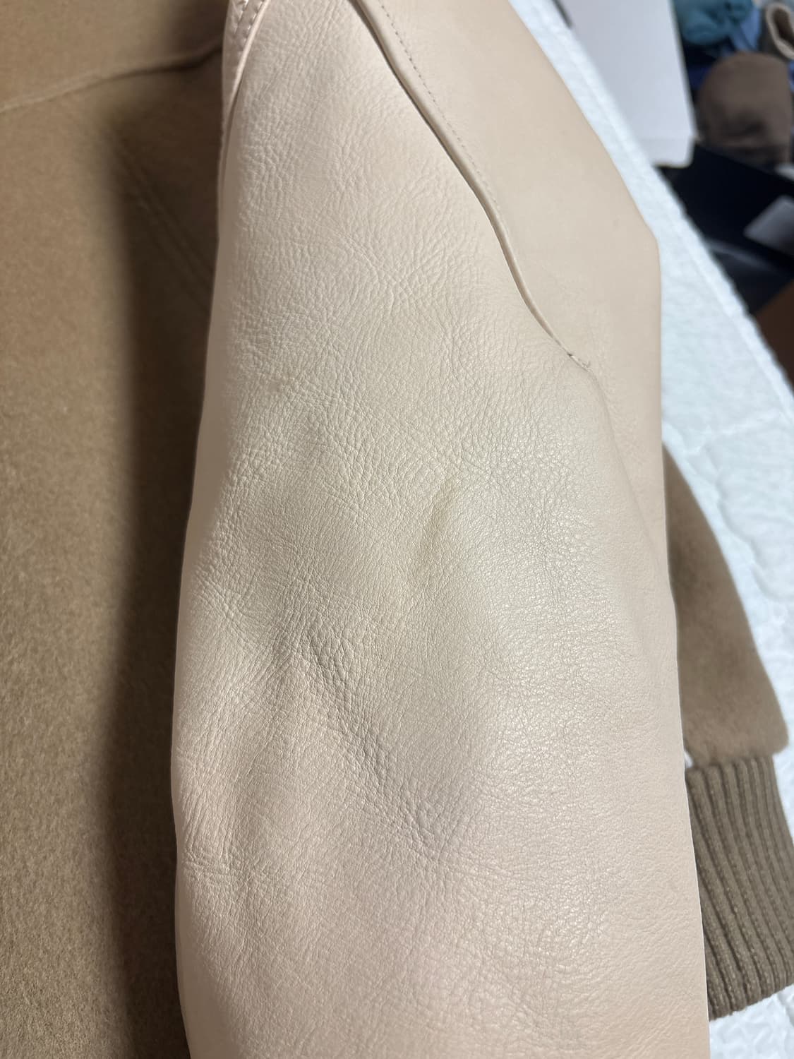 Xlim ep6 Varsity jacket 라지사이즈 판매합니다 상품이미지3