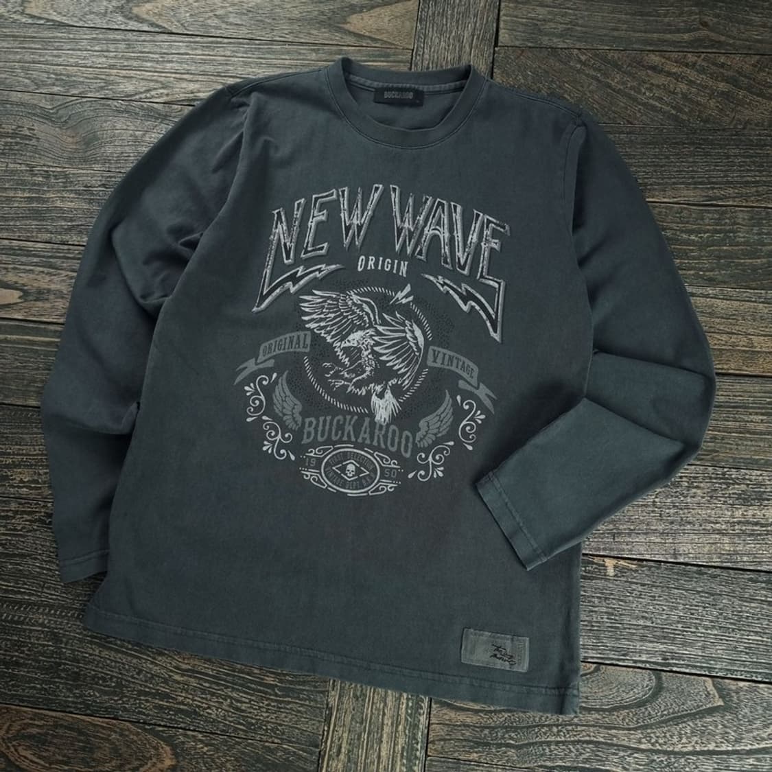 [버커루] 빈티지 가공 그래픽 프린팅 롱슬리브 긴팔티 챠콜 M18622 상품이미지1