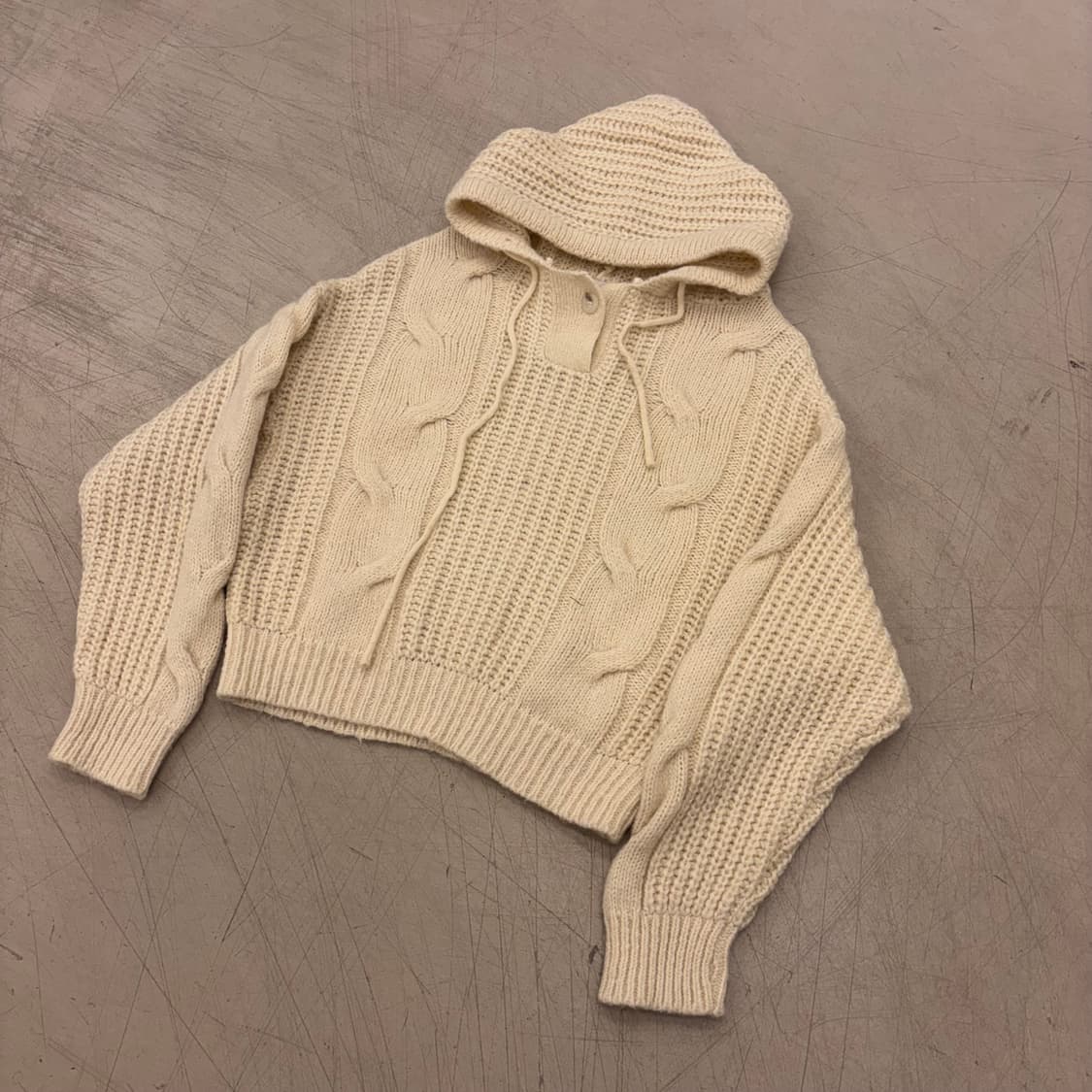 서로 케이블 아이보리 후드 스웨터 상품이미지1