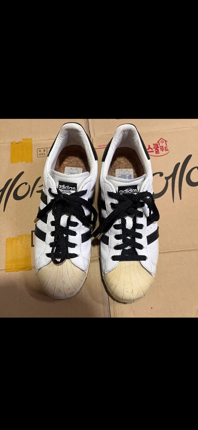 255 아디다스 슈퍼스타 프리미엄 화이트 블랙 상품이미지2