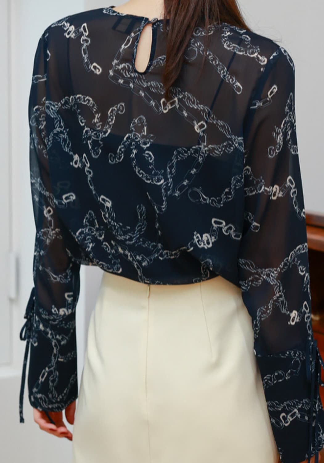 몽또또 쉬폰 커프스 네이비 블라우스 새제품 상품이미지1
