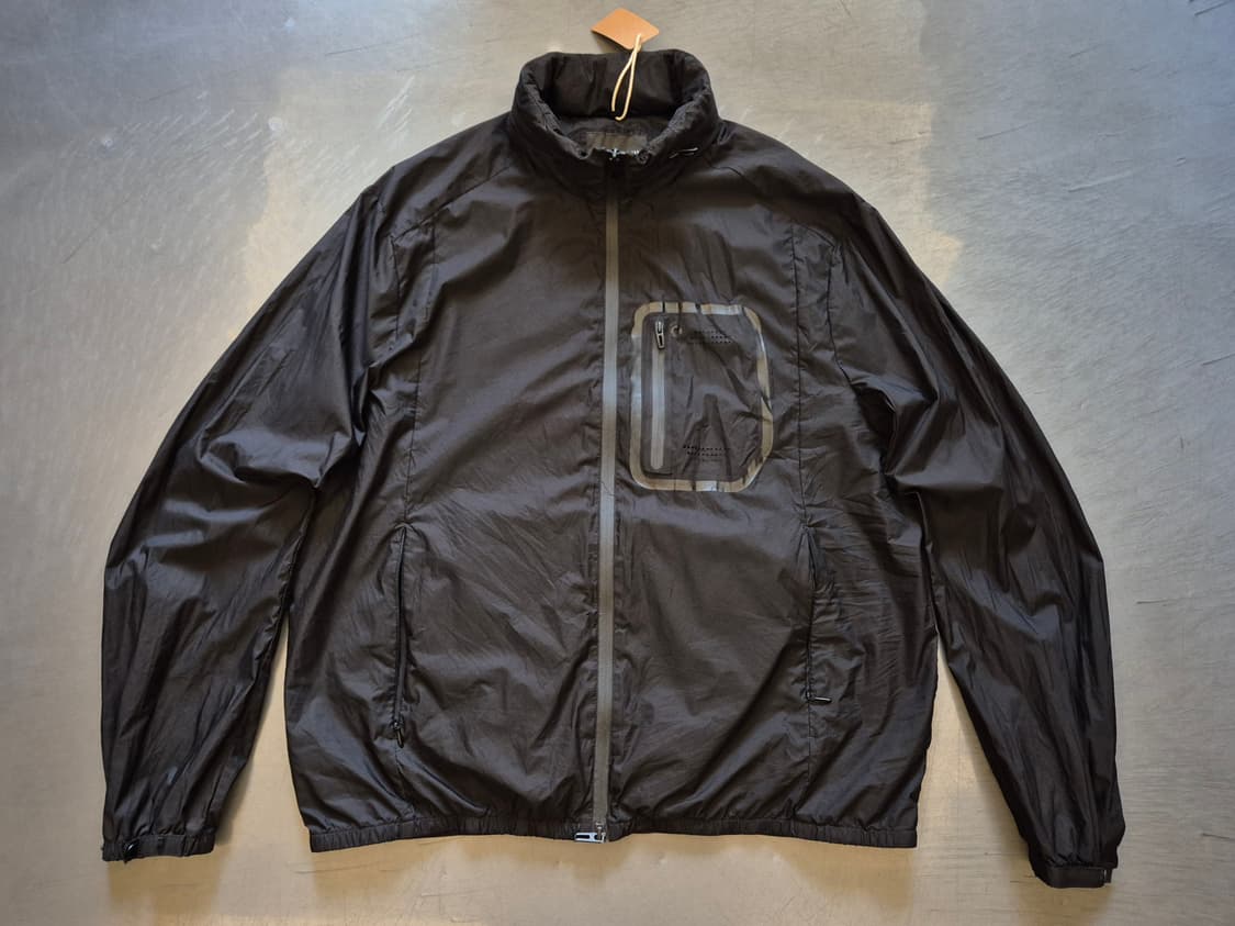 엠포리오아르마니 패커블 윈드브레이커 상품이미지2