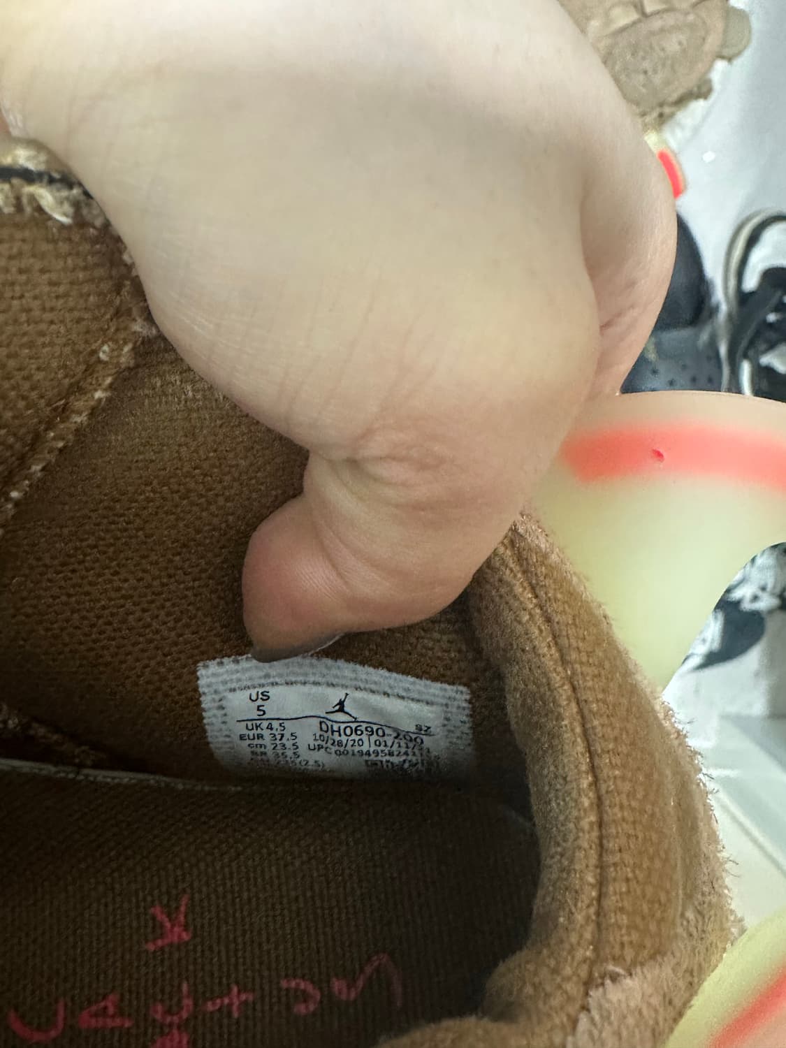 조던6 트래비스캇  상품이미지8