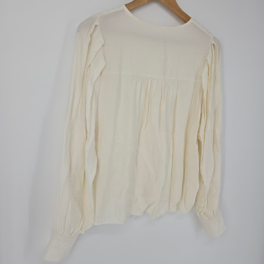 SLOWB 아이보리 퍼프 긴팔 블라우스 상품이미지8