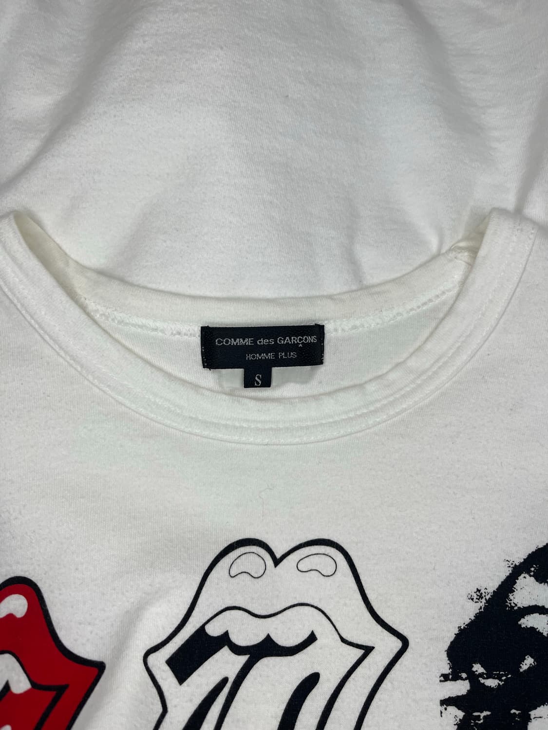 꼼데가르송 옴므 플러스 롤링스톤즈 콜라보 반팔 티셔츠 상품이미지3