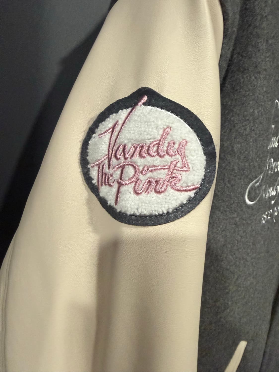 (XL) 반디더핑크 라플레시아 그레이 바시티 상품이미지3