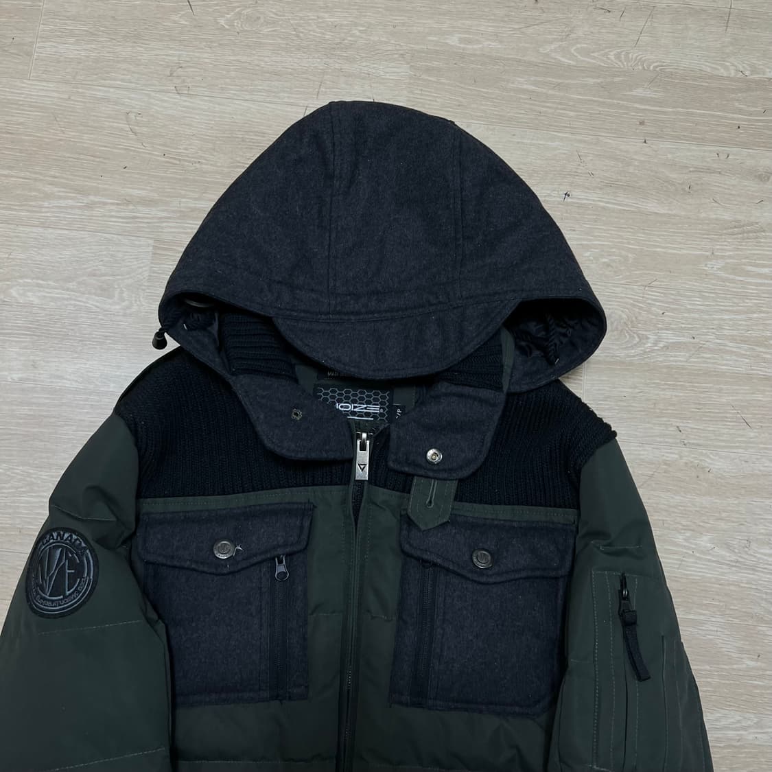 노이즈 니트 배색 와펜 후드 패딩 점퍼 [다크 카키] S/95 상품이미지2