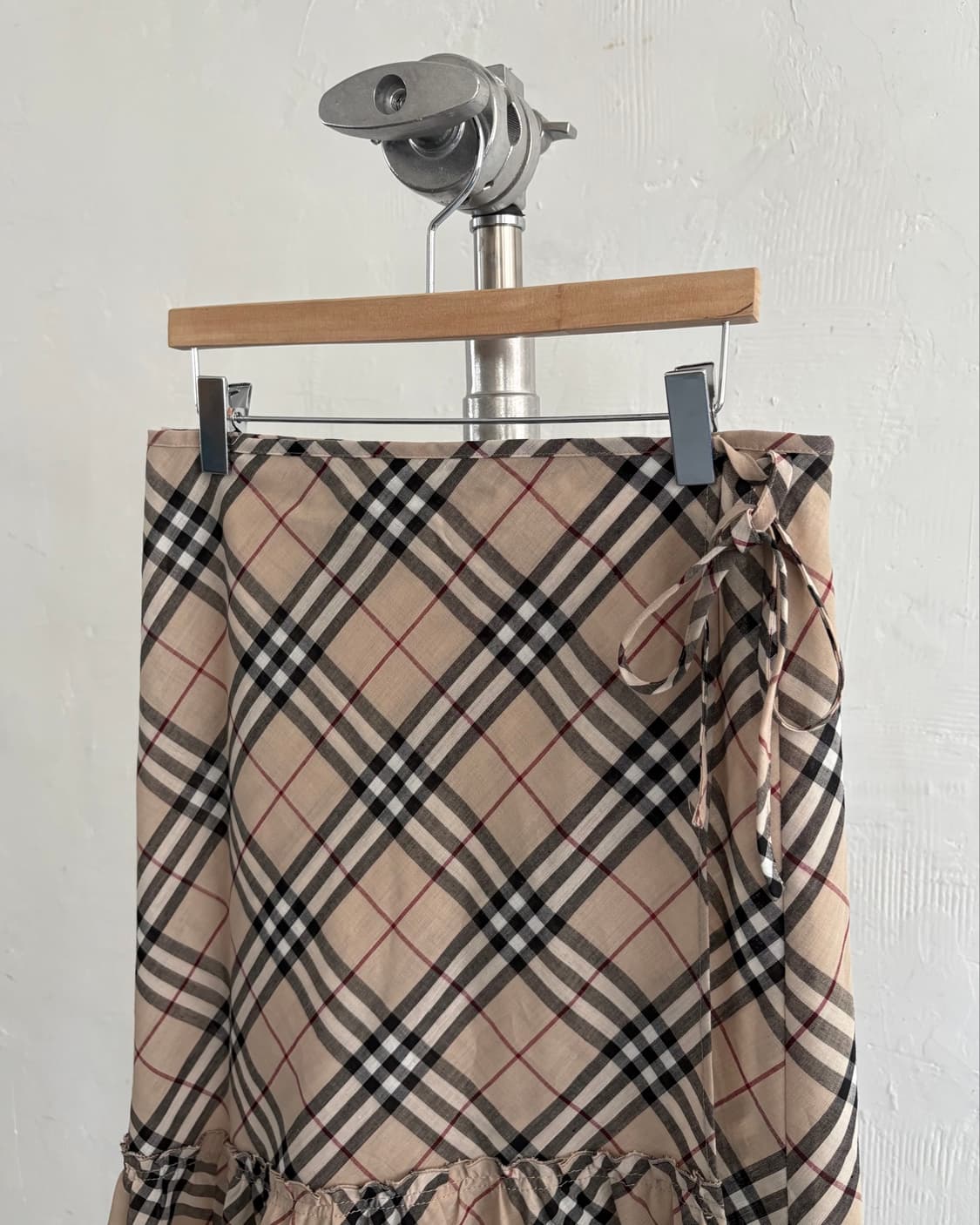 Burberry 버버리 블루라벨 베이지 노바체크 프릴 미디 스커트 상품이미지2