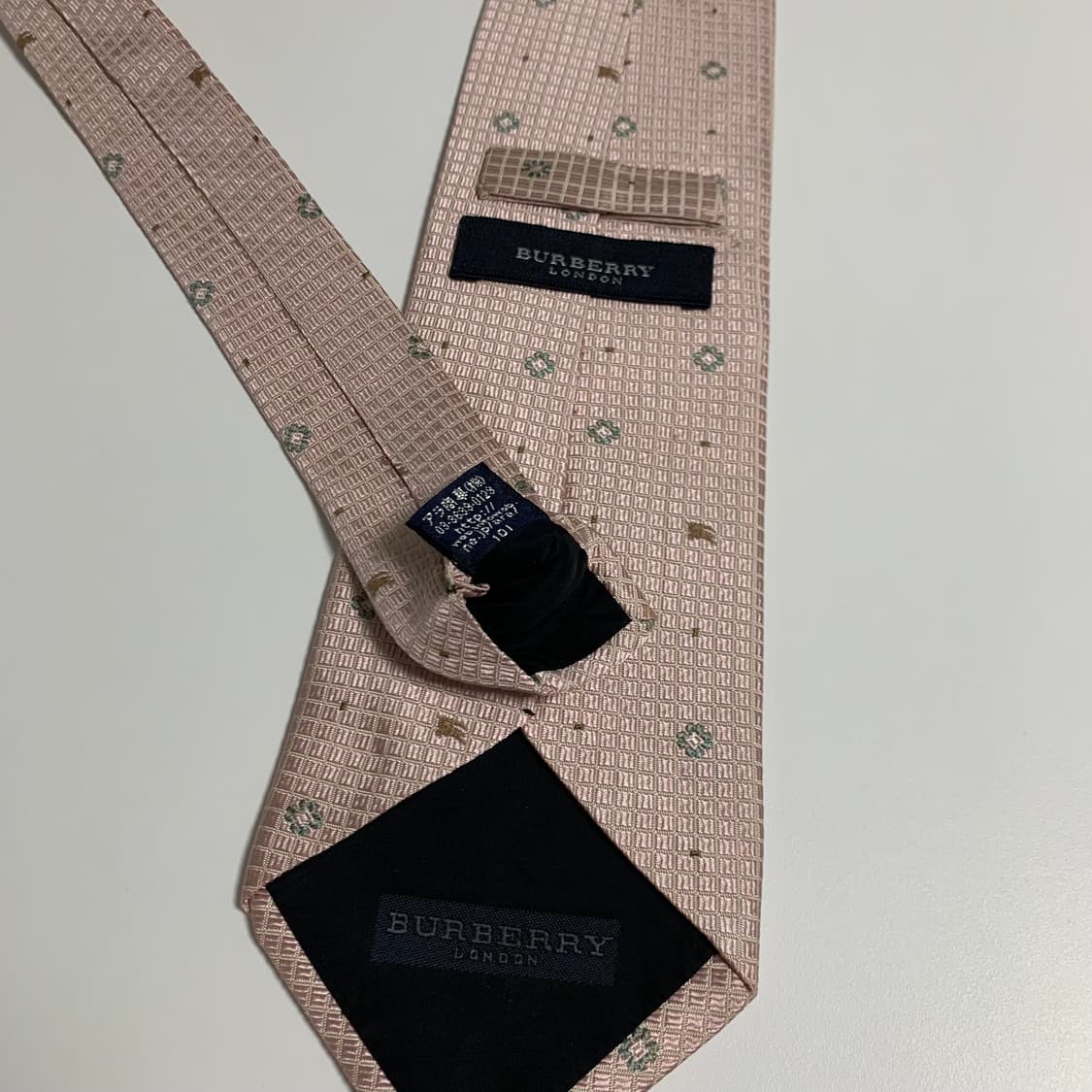 버버리(BURBERRY) 로고플레이 명품넥타이 100실크 A-A+등급 상품이미지7