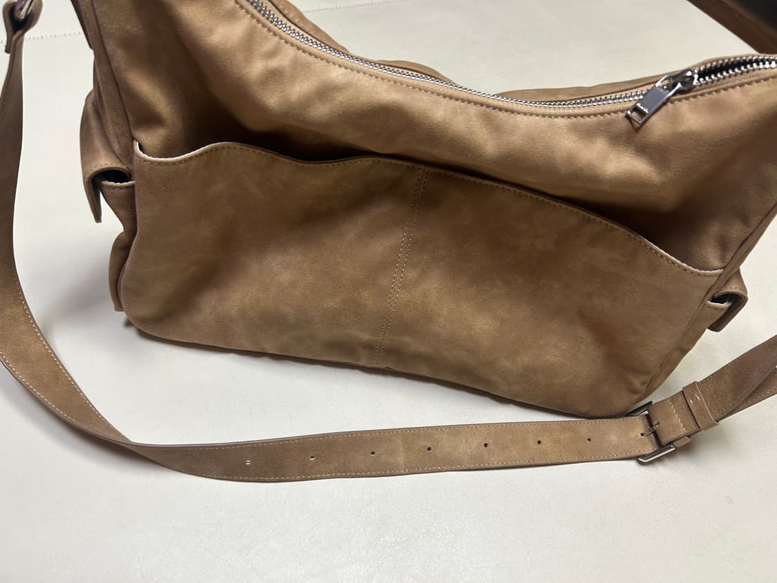 스탠드오일 크로스백  인플루언서 소올 착용 상품이미지3