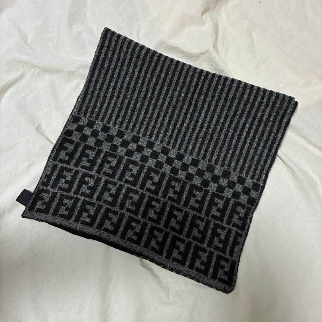 펜디 FENDI 주카 패턴 스트라이프 울 머플러 상품이미지1