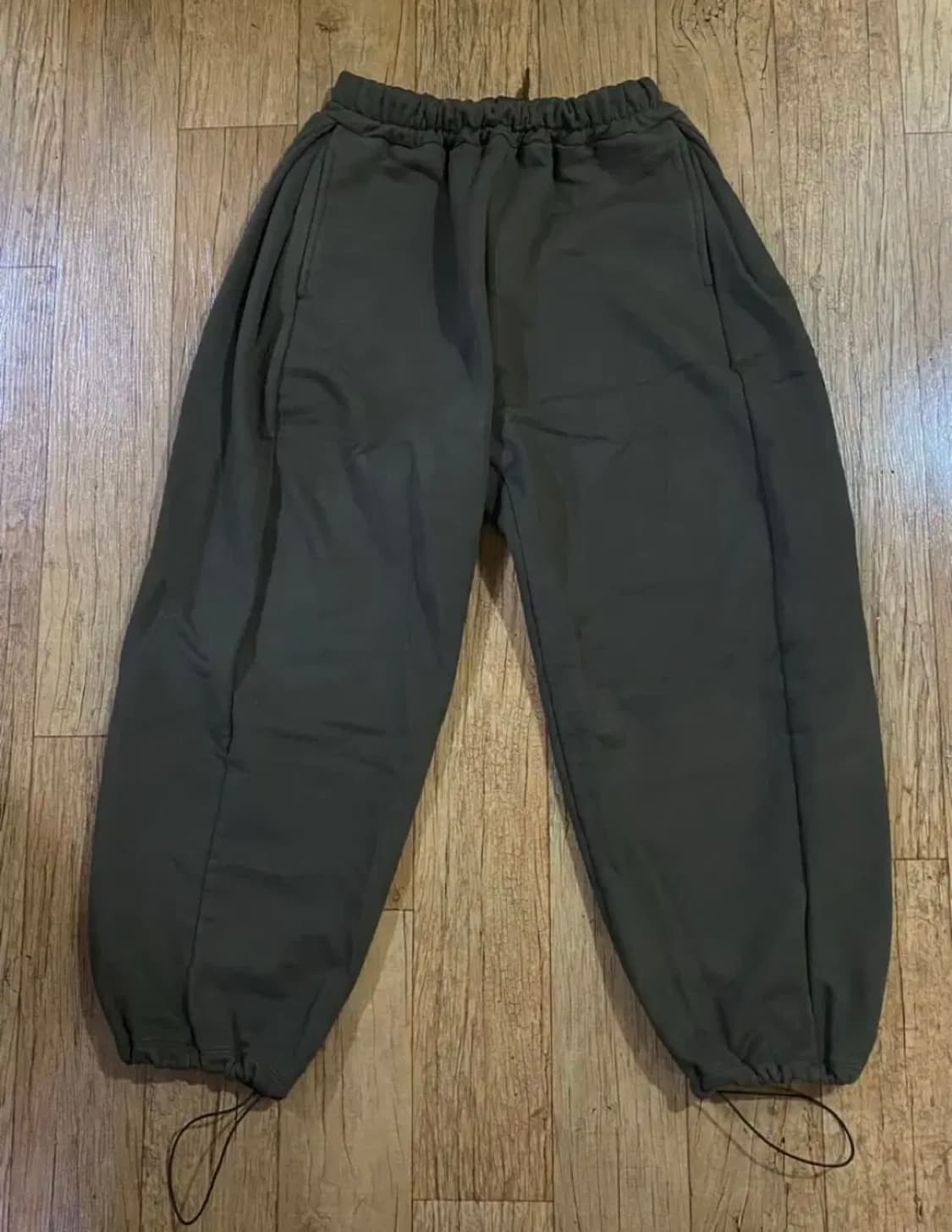 뉴치프시크디피팬츠 카키색 상품이미지3