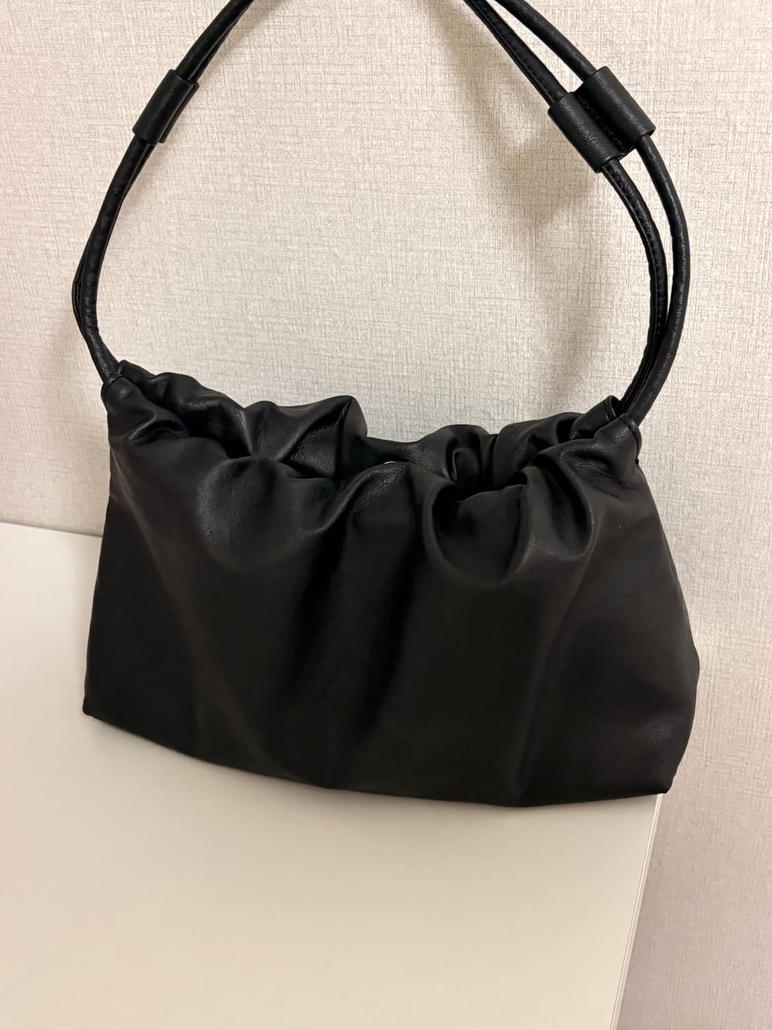 오브히 미네뜨 숄더백 블랙 + 키링 상품이미지3