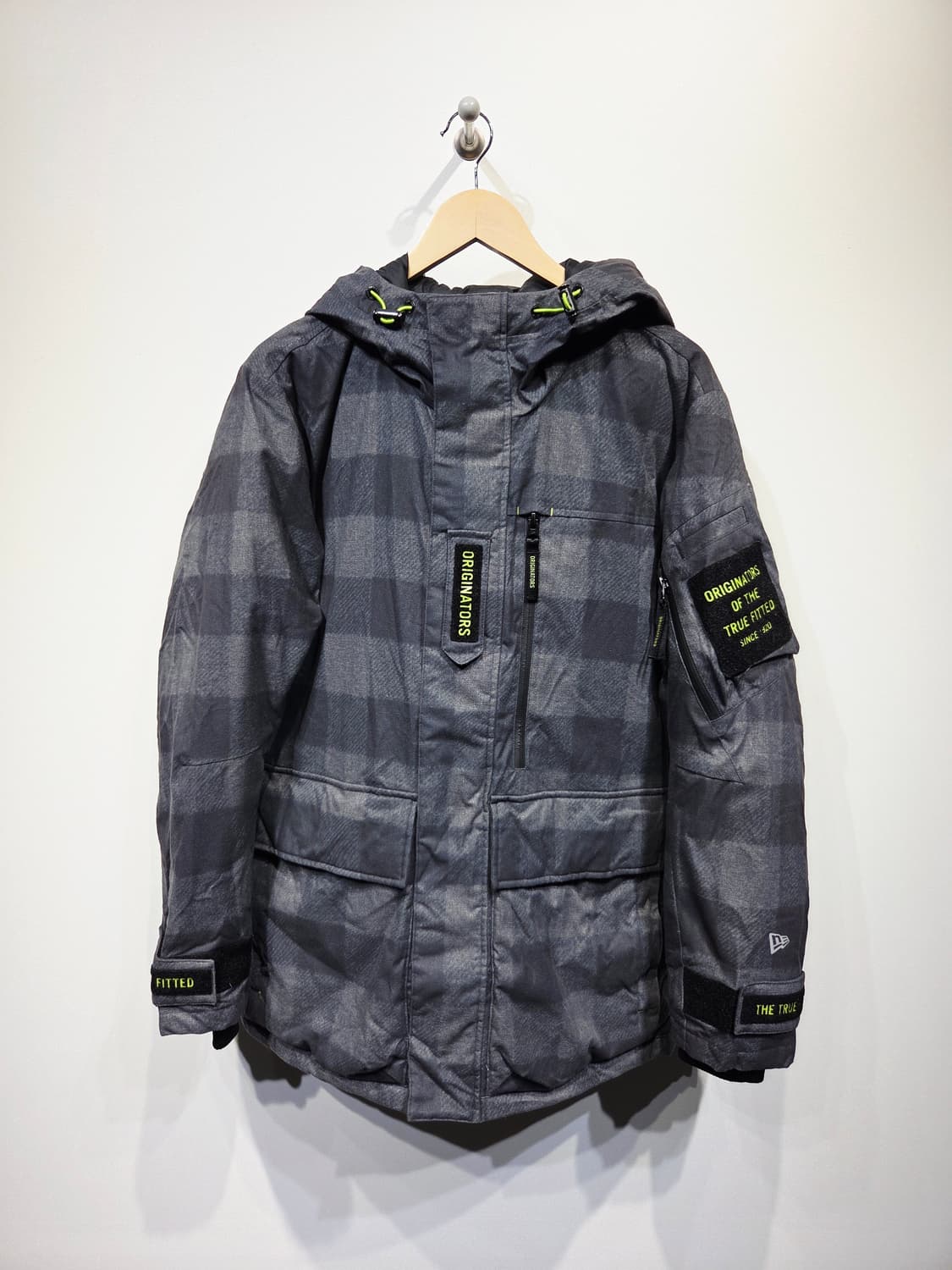 뉴에라. 남자 체크 후드 패딩 점퍼_M 상품이미지1