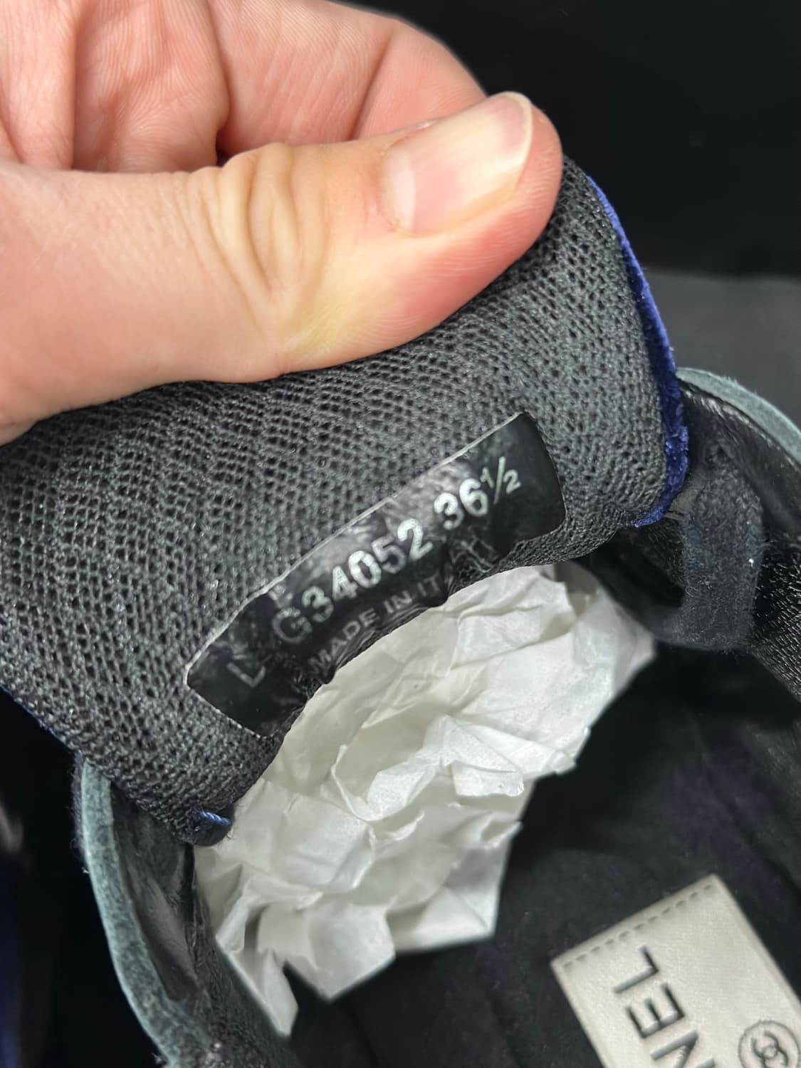 [정품] 샤넬 CC로고 벨벳 메탈릭 트레이너 스니커즈 36.5사이즈 상품이미지6