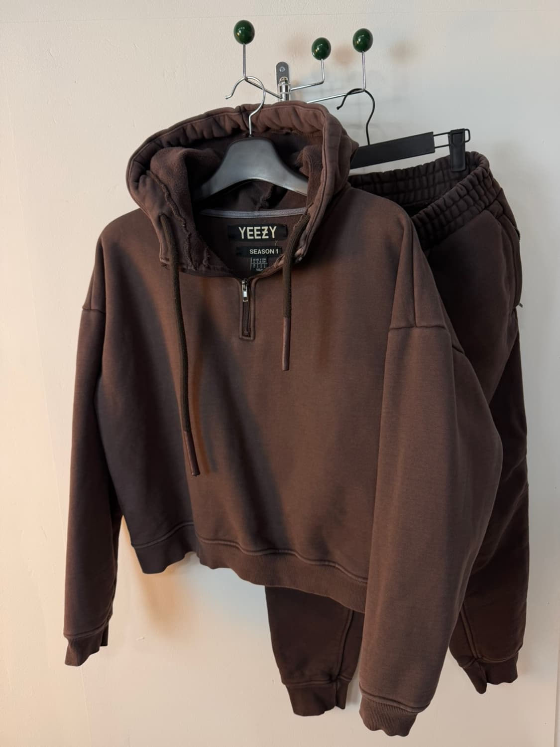 이지 시즌 1 하프 집 후드 셋업  상품이미지1