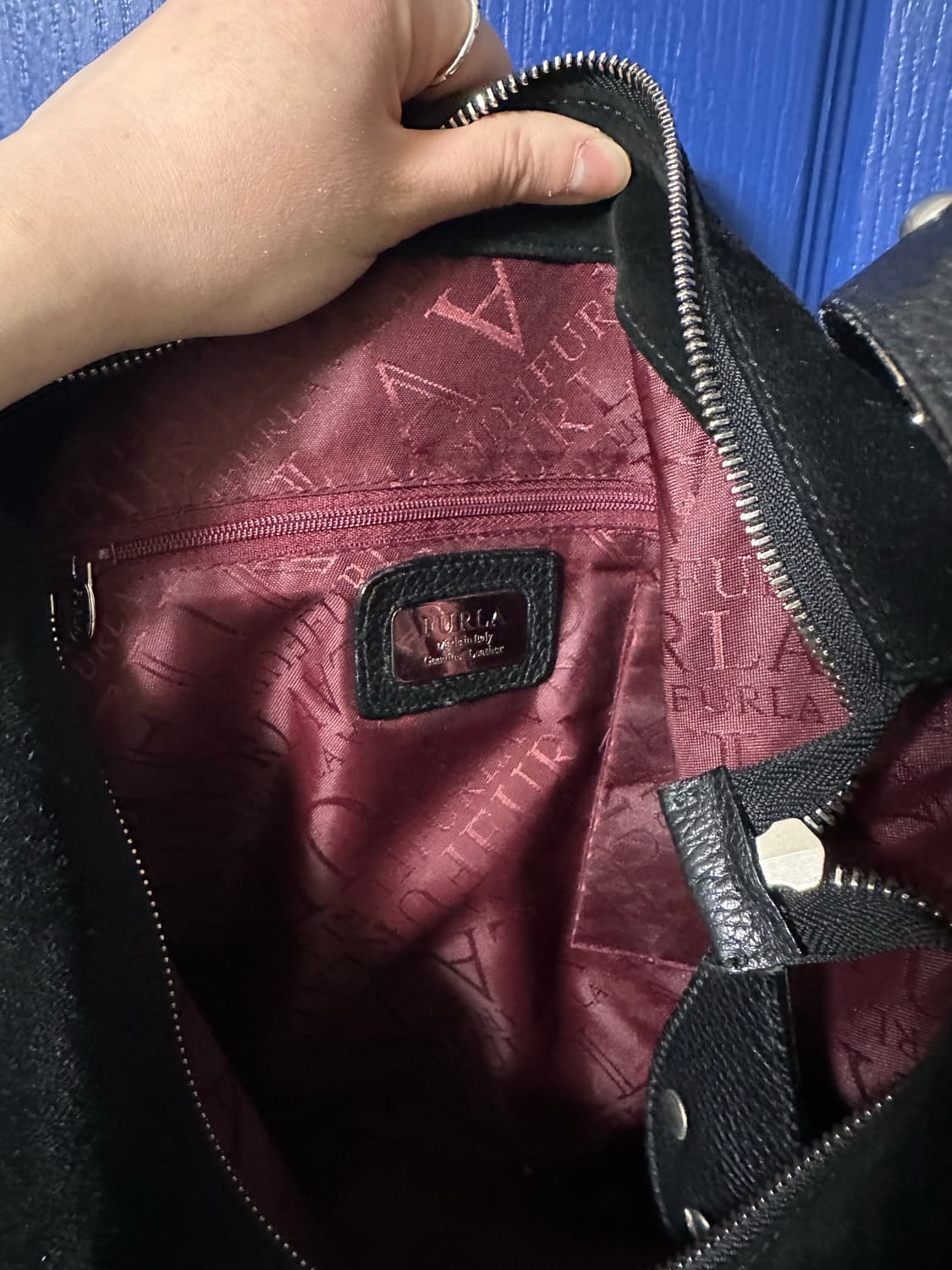 Furla 스웨이드 레더 스터드 숄더백 상품이미지5