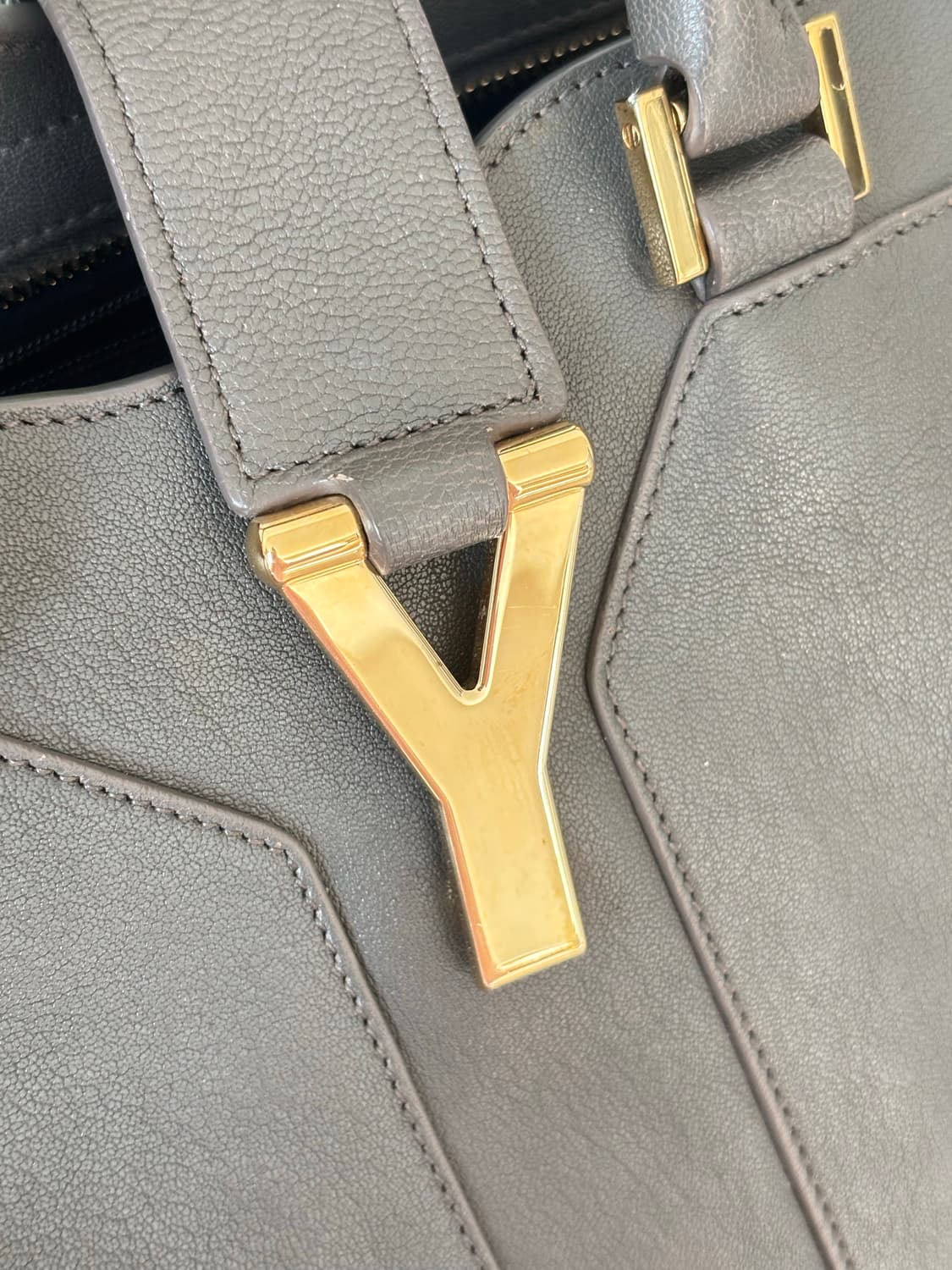 입생로랑 카바시크 가죽 토트백 상품이미지3