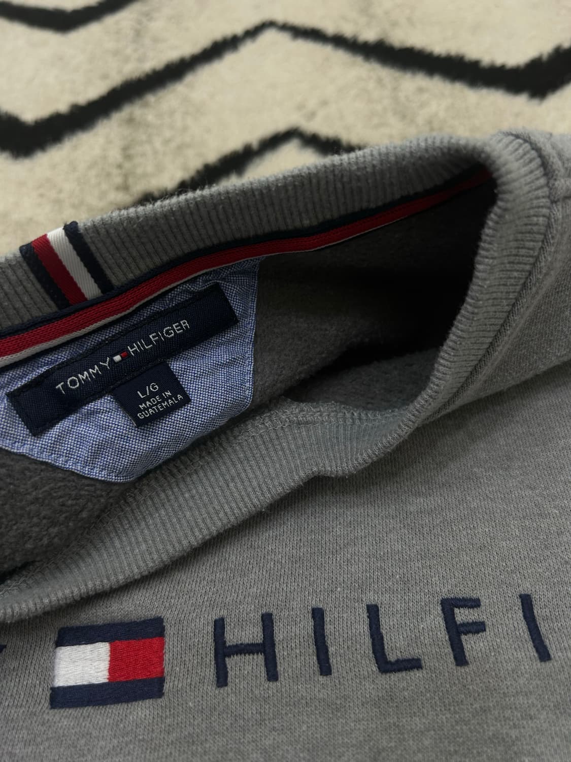 [L]타미힐피거 로고 자수 맨투맨/그레이/기모 상품이미지4