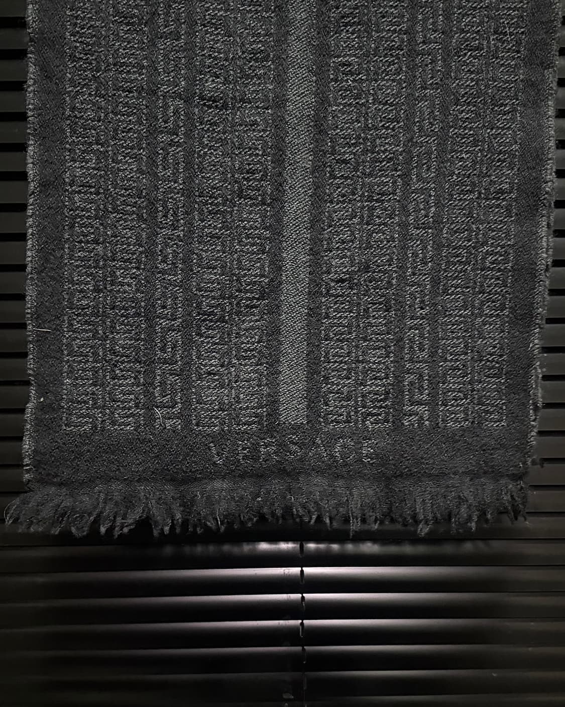 베르사체 메두사 블랙 검정 차콜 라나 울 머플러 목도리 고스 펑크 락시크 상품이미지5