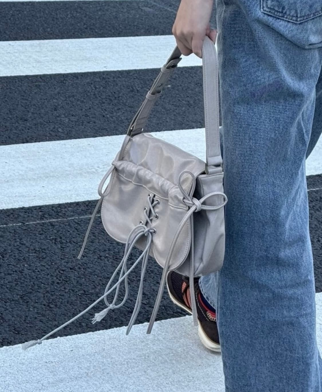 몽떵안시 숄더백 여성 숄더백 베이지 오트밀 상품이미지3