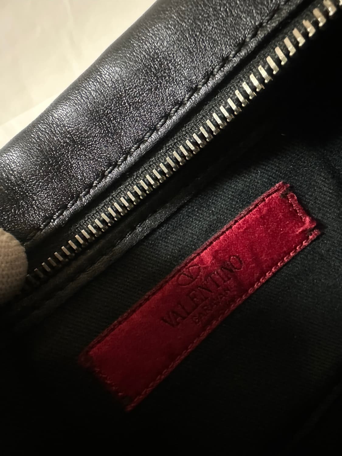 발렌티노 락스터드 카메라백 블랙 (OS) 상품이미지9