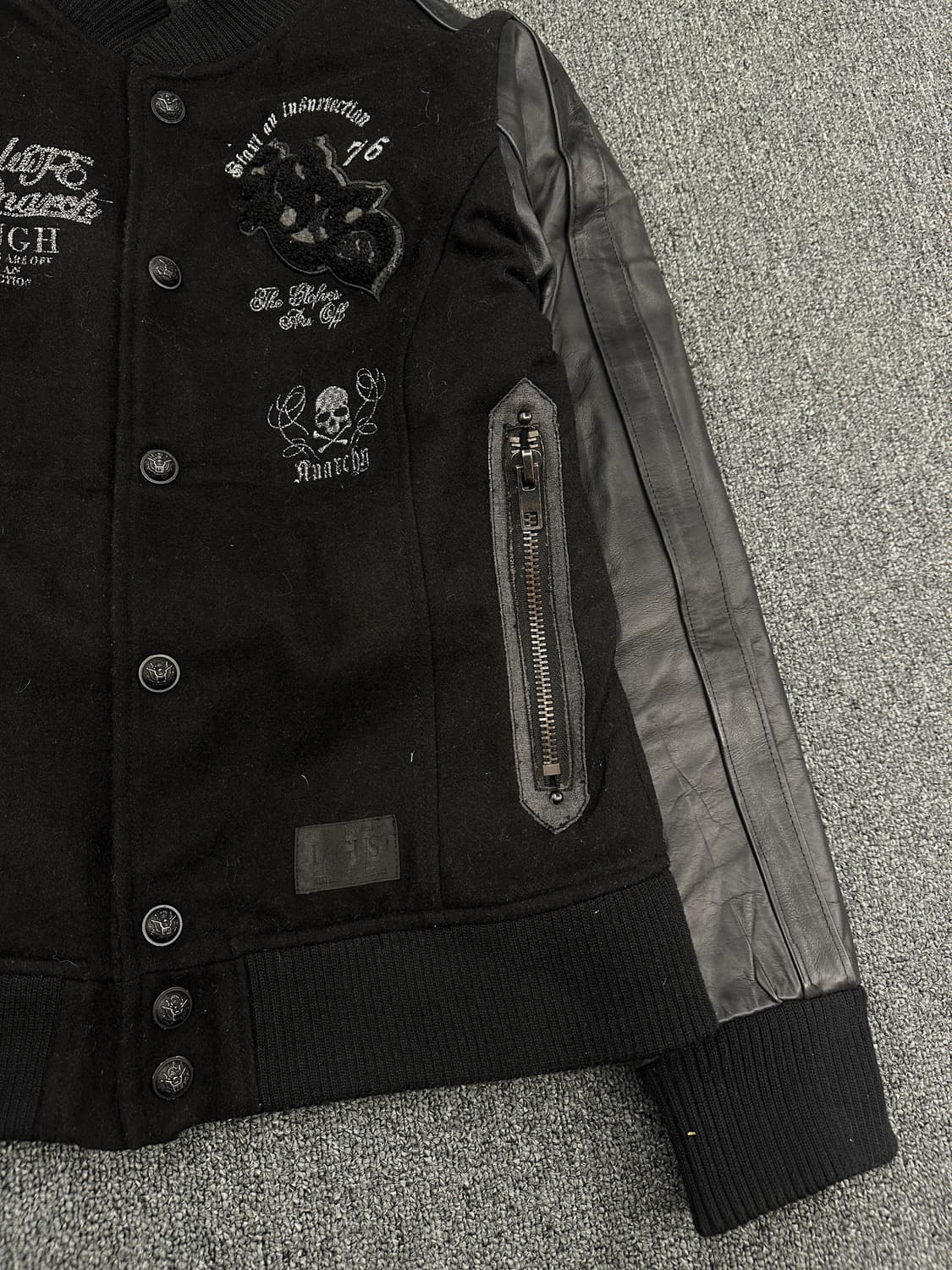 2) LAGUST 스컬 자수 블랙 바시티 자켓  상품이미지5