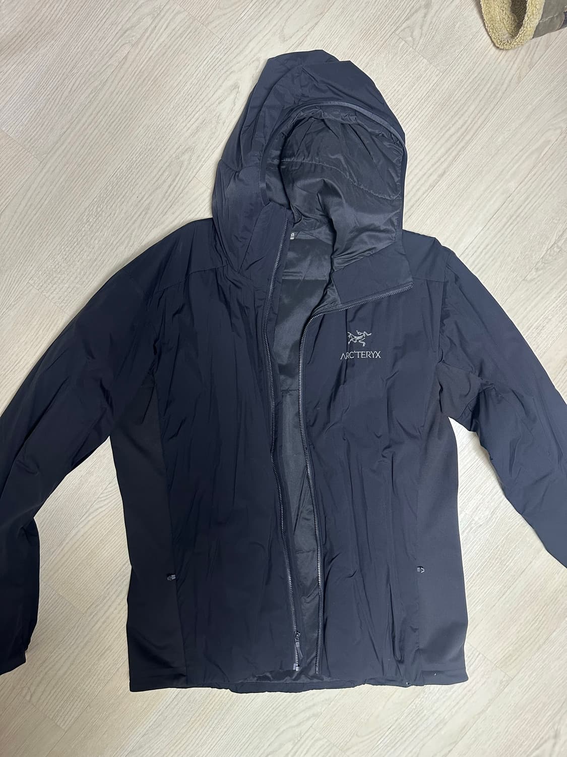 [L/2회착] 아크테릭스 아톰 LT 후디 블랙 상품이미지1