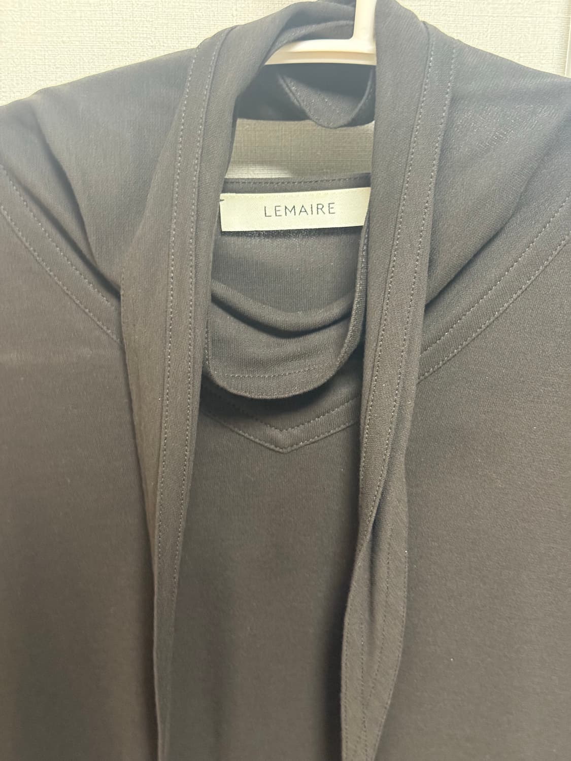 르메르 스카프 롱 슬리브 상품이미지2