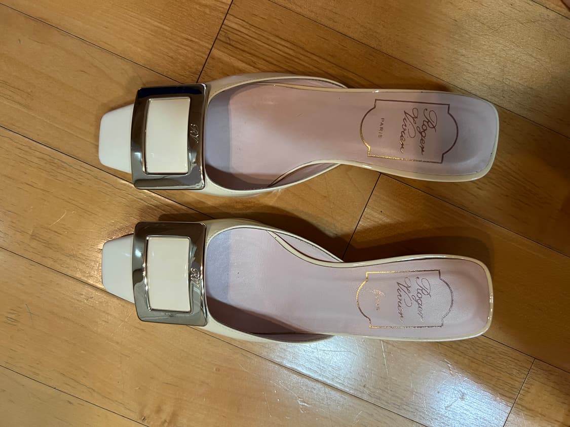 로저비비에 아이보리 뮬 35 상품이미지1